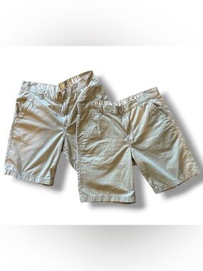 Calvin Klein Jeans Men’s Light Khaki Flat-Front Shorts